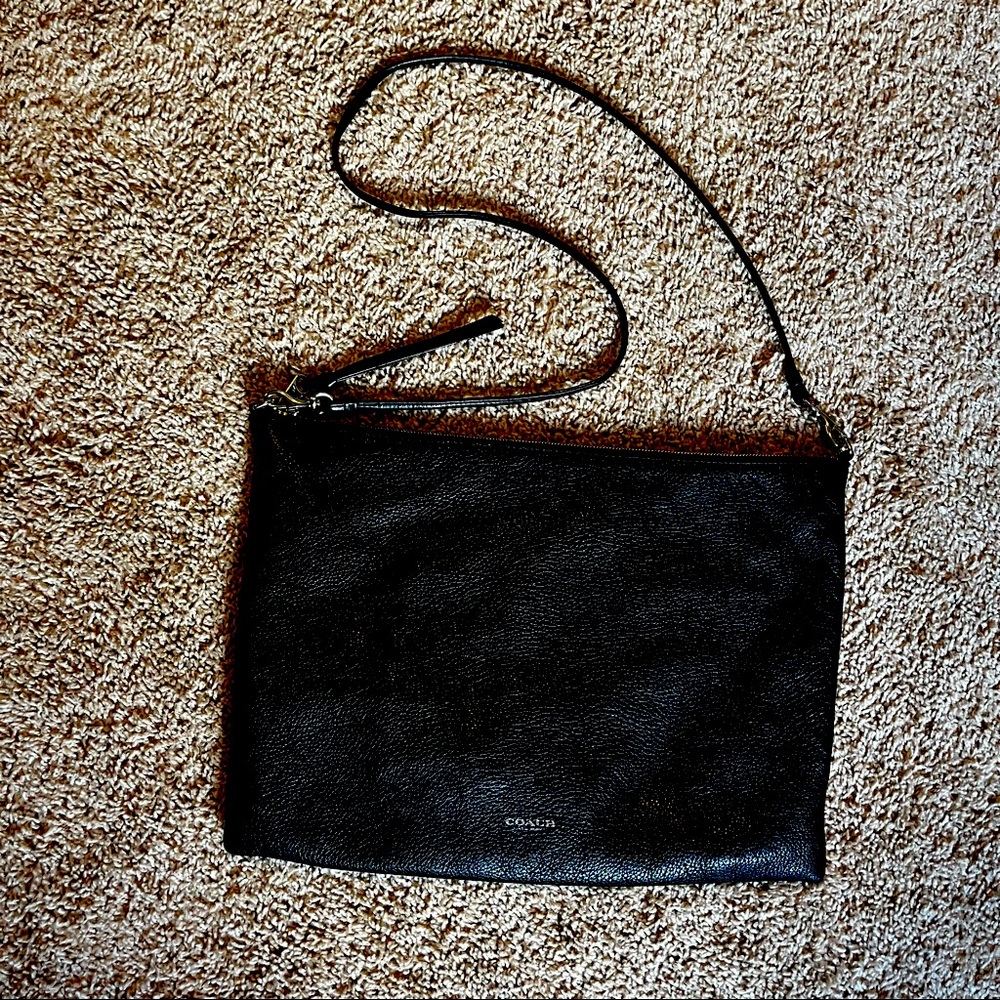 Coach, shoulder bag/purse black color. Stored in non smoking home. EUC